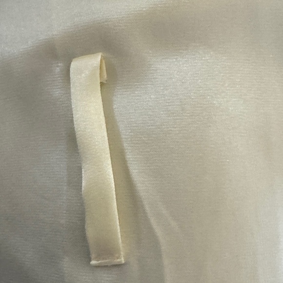 Elegant Yellow Lace Trim Nightgown Set - Picture 12 of 13